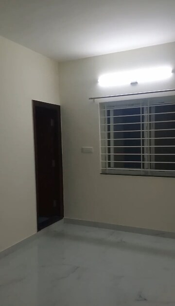 Room in 3 BHK Apartment at Koramangala – for Rent