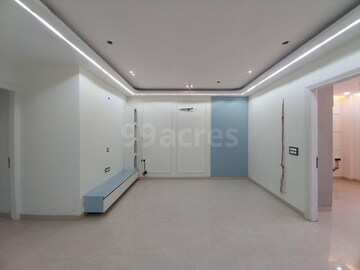 Room in 3 BHK Builder Floor at BPTP District Phase 2, Sector 84 – for Sale
