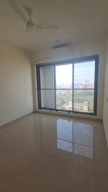 Room in 2 BHK Apartment at Dosti Eastern Bay, Wadala – for Rent