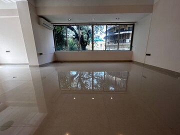 Living Room in 3 BHK Apartment at Simla Nagar – for Rent