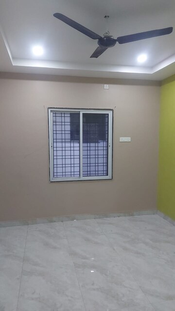Room in 2 BHK Apartment at Manish Nagar – for Rent