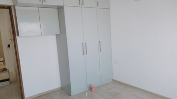 Room in 3 BHK Apartment at Shapoorji Pallonji Joyville Gurgaon, Sector 102 – for Rent