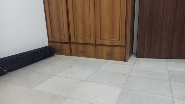 Room, dadar west 3 Bedroom 1500 Sq.Ft. Apartment In Dadar West Mumbai 8288523