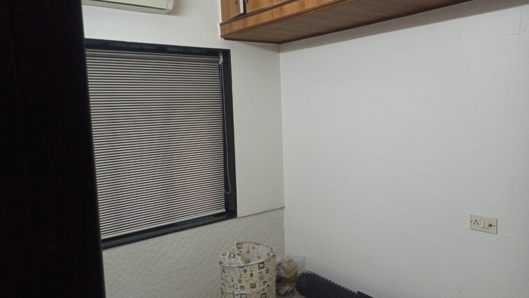 Room, dadar west 3 Bedroom 1500 Sq.Ft. Apartment In Dadar West Mumbai 8288523