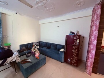 Living Room in 3 BHK Builder Floor at Sushant Vyapaar Kendra, Sector 43 – for Rent