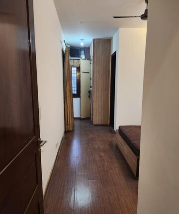 Building Lobby in 3 BHK Builder Floor at Ansal Sushant Lok I, Sector 43 – for Rent
