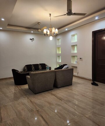 Living Room in 3 BHK Builder Floor at Ansal Sushant Lok I, Sector 43 – for Rent