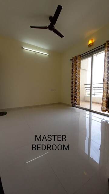 Room in 2 BHK Apartment at Prasun Loreto, Kharadi – for Rent