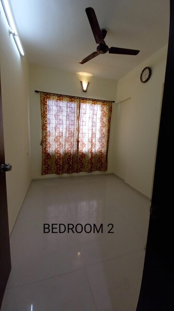 Room in 2 BHK Apartment at Prasun Loreto, Kharadi – for Rent