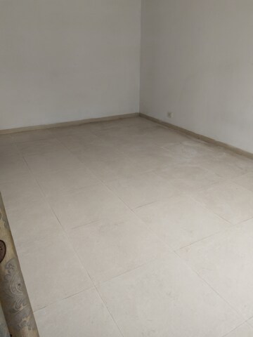 Room in 2.5 BHK Apartment at Vatika Lifestyle Homes, Sector 83 – for Rent
