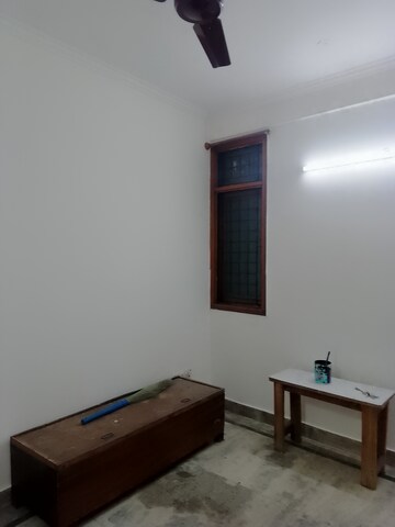 Room in 1.5 BHK Builder Floor at Khirki Extension – for Rent