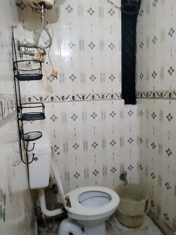 Bathroom in 1.5 BHK Builder Floor at Khirki Extension – for Rent
