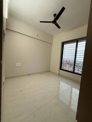 Room in 1 BHK Apartment at JP Elite Tower, Vasai East – for Sale