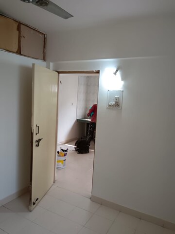 Room in 2 BHK Apartment at Dhankawade Patil Township, Dhankawadi – for Rent