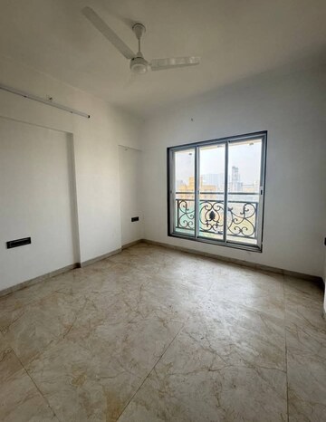 Room in 2 BHK Apartment at Devika Towers, Collectors Colony – for Rent