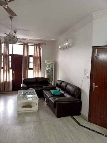 2.5 BHK Apartment For Rent in RWA Apartments Sector 27 Sector 27 Noida  8288730