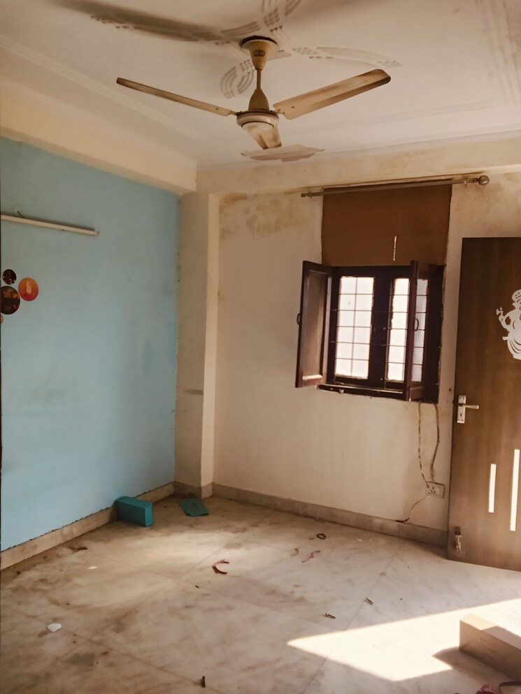 Room, ignou road 1.5 Bedroom 450 Sq.Ft. Builder Floor In Ignou Road Delhi 8288770