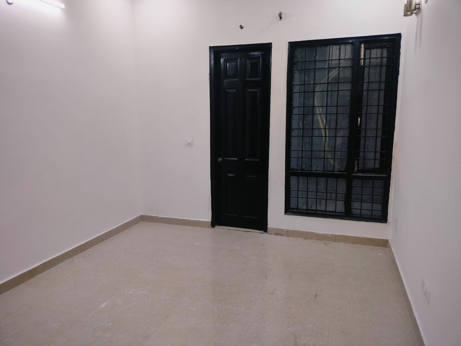 5 BHK Independent House For Sale in RWA Apartments Sector 26