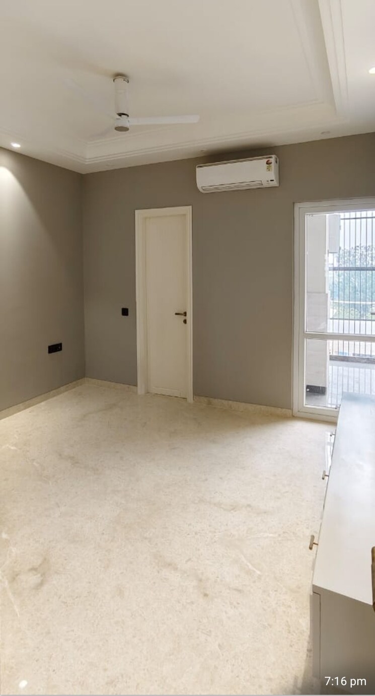 Room, surajmal vihar 3 Bedroom 1800 Sq.Ft. Builder Floor In Surajmal Vihar Delhi 8288842