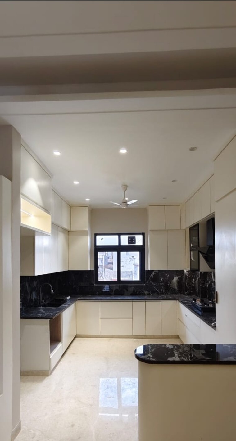 Kitchen, surajmal vihar 3 Bedroom 1800 Sq.Ft. Builder Floor In Surajmal Vihar Delhi 8288842
