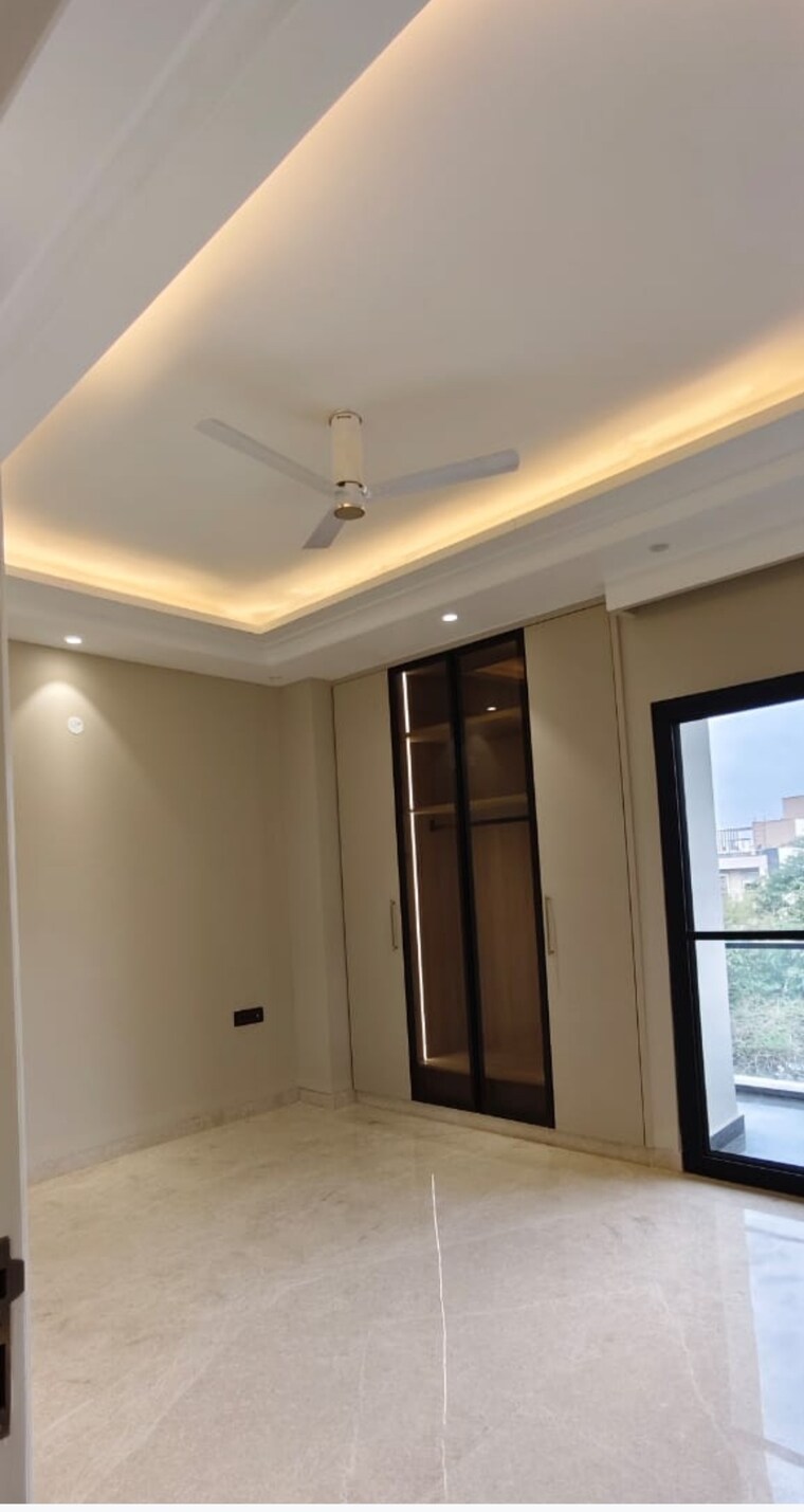 undefined, surajmal vihar 3 Bedroom 1800 Sq.Ft. Builder Floor In Surajmal Vihar Delhi 8288842