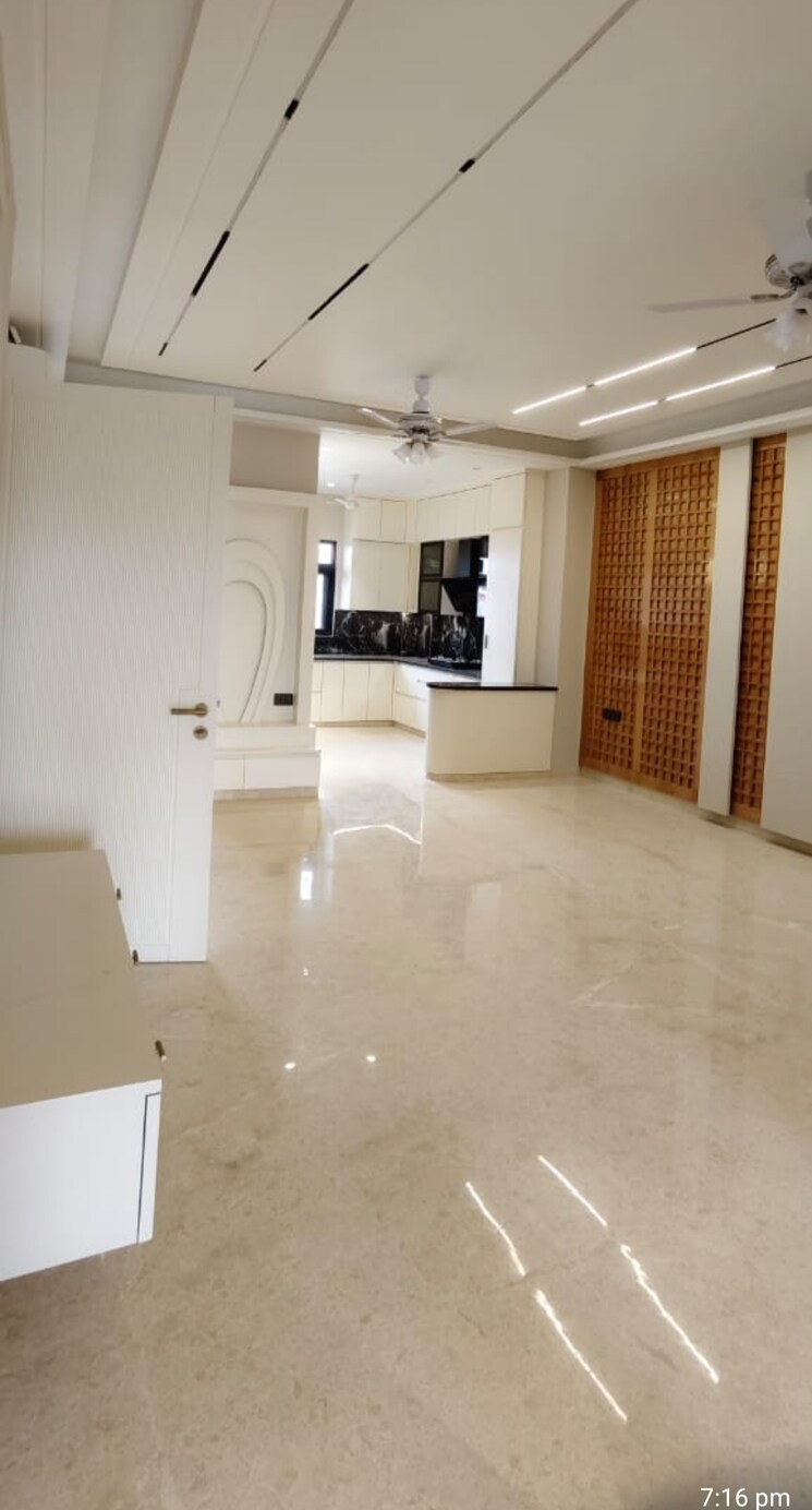 Living Room, surajmal vihar 3 Bedroom 1800 Sq.Ft. Builder Floor In Surajmal Vihar Delhi 8288842