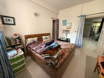 Bedroom in 3 BHK Builder Floor at SS The Lilac, Sector 49 – for Rent