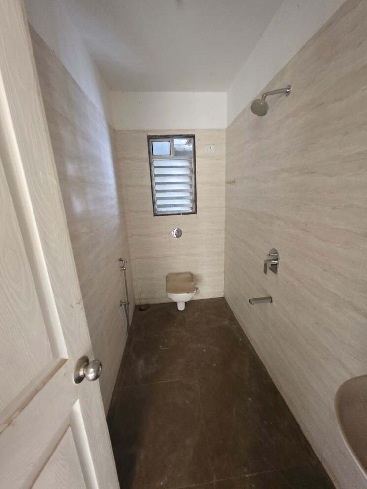Bathroom, limra-burj-qadri 3 Bedroom 1961 Sq.Ft. Apartment In Agripada Mumbai 8288964