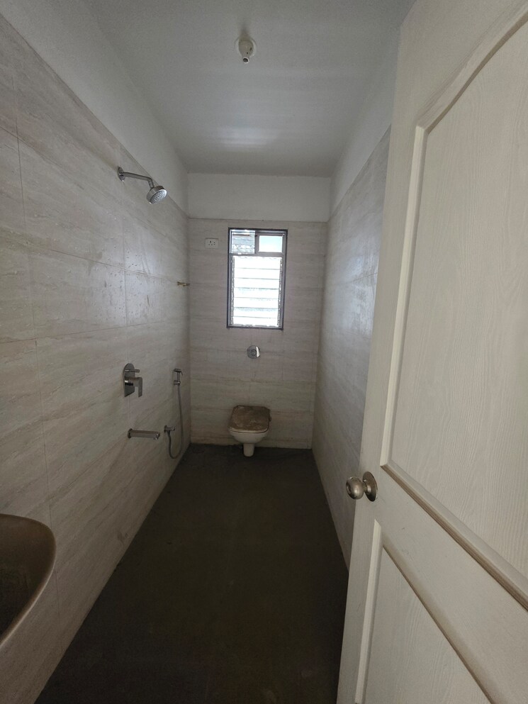 Attached Bathroom, limra-burj-qadri 3 Bedroom 1961 Sq.Ft. Apartment In Agripada Mumbai 8288964