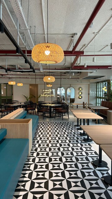 Building Lobby in  Co-working Space at Sector 4 – for Rent