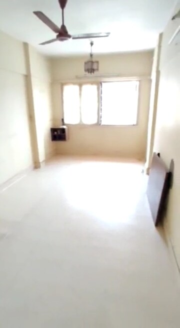 Room in 1 BHK Apartment at Patel Palace, Andheri East – for Rent