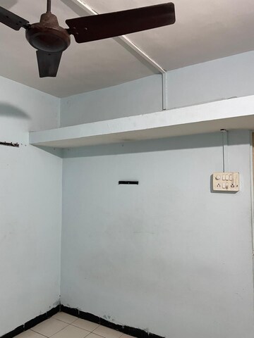Room in 1 BHK Apartment at Amanora Park Town, Amanora Park Town – for Rent