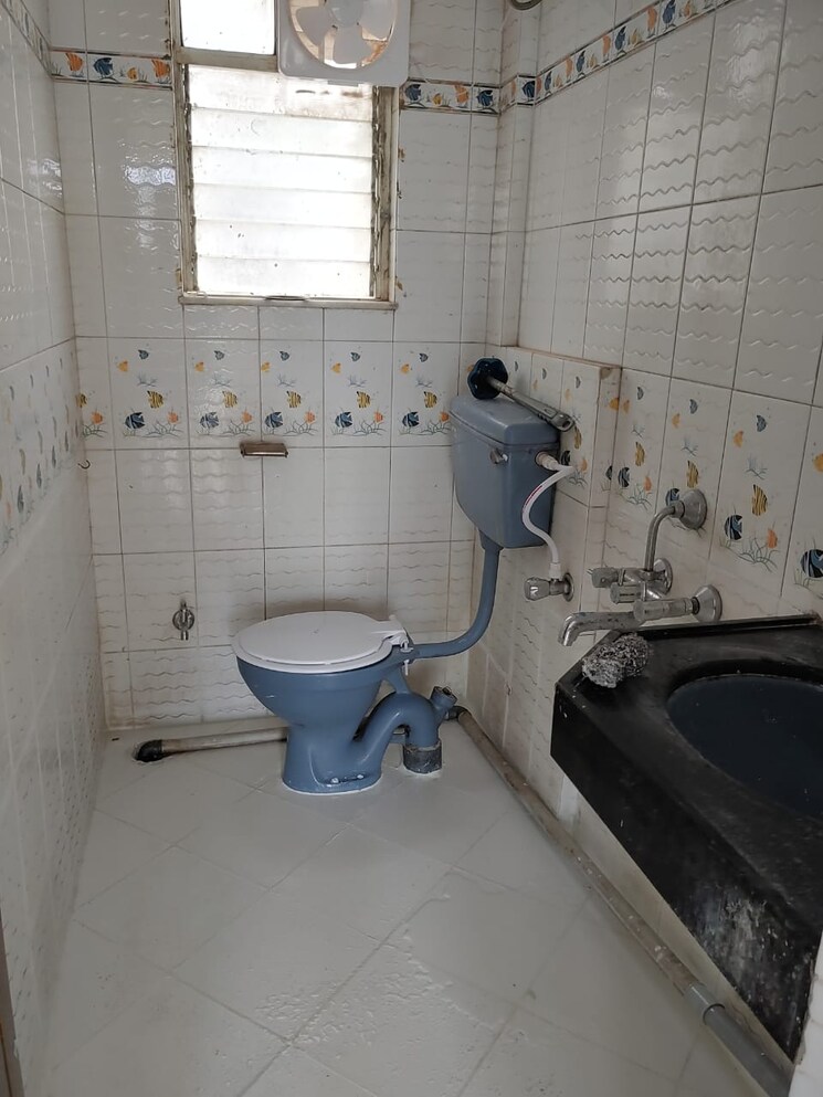 Bathroom, aditya-shagun 3 Bedroom 1500 Sq.Ft. Apartment In Bavdhan Pune 8289039