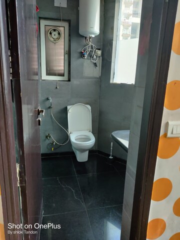 Bathroom in 3 BHK Apartment at Omaxe Twin Towers, Sector 50 – for Rent