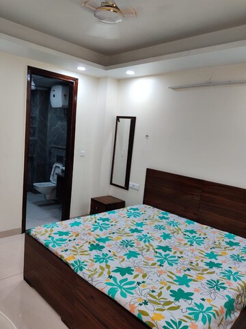 Bedroom in 2 BHK Builder Floor at Sector 38 – for Rent