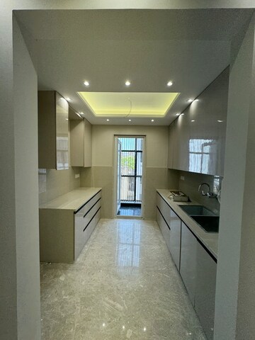 Building Lobby in 3 BHK Builder Floor at Paschim Vihar – for Rent