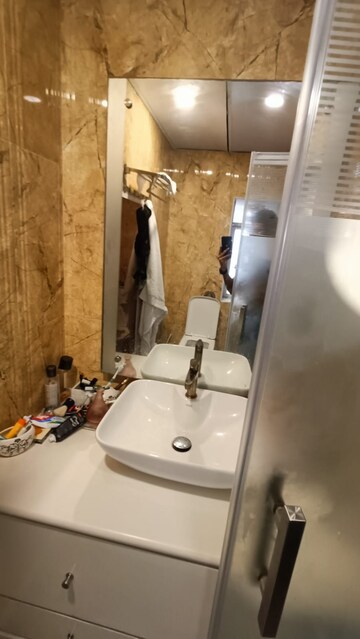 Bathroom in 4 BHK Apartment at Duplex Heights, Andheri West – for Rent