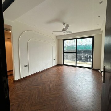 Room in 3 BHK Apartment at Ansal API Versalia, Sector 67a – for Rent