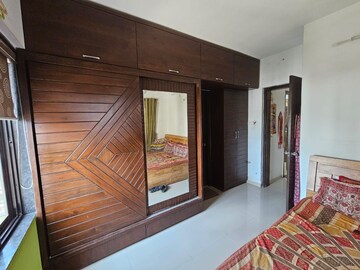Room in 2 BHK Apartment at Naren Bliss Phase II, Hadapsar – for Rent