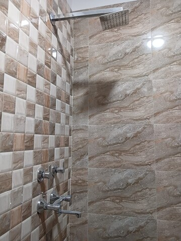 Bathroom in 4 BHK Builder Floor at Versalia WoodWinds, Sector 67 – for Rent
