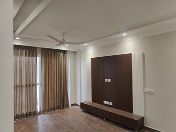 Room in 4 BHK Builder Floor at Versalia WoodWinds, Sector 67 – for Rent