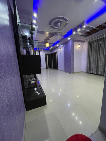 Team Area in 3 BHK Apartment at Omaxe Heights, Sector 86 – for Sale