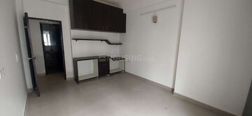 Room in 2 BHK Apartment at Paras Tierea, Sector 137 – for Sale