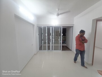 Room in 1 BHK Apartment at Satyam Shivam Phase I, Kharadi – for Rent