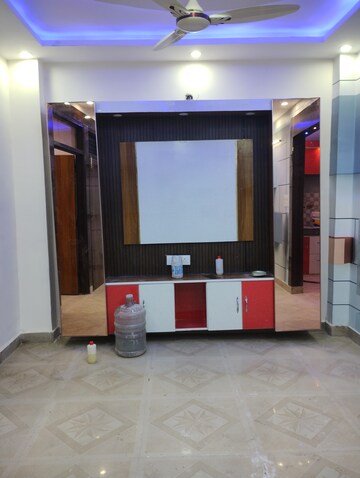 Furnished Amenities in 2 BHK Builder Floor at Uttam Nagar West – for Sale