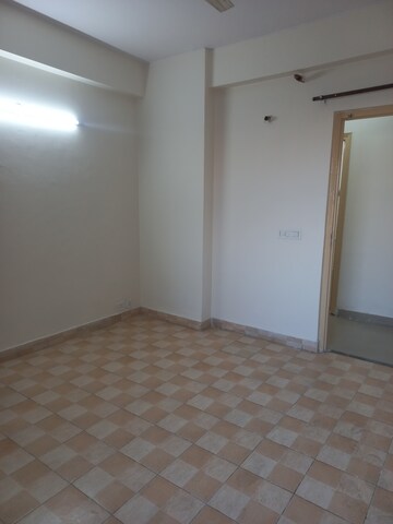 Room in 2 BHK Apartment at BPTP Princess Park, Sector 86 – for Rent