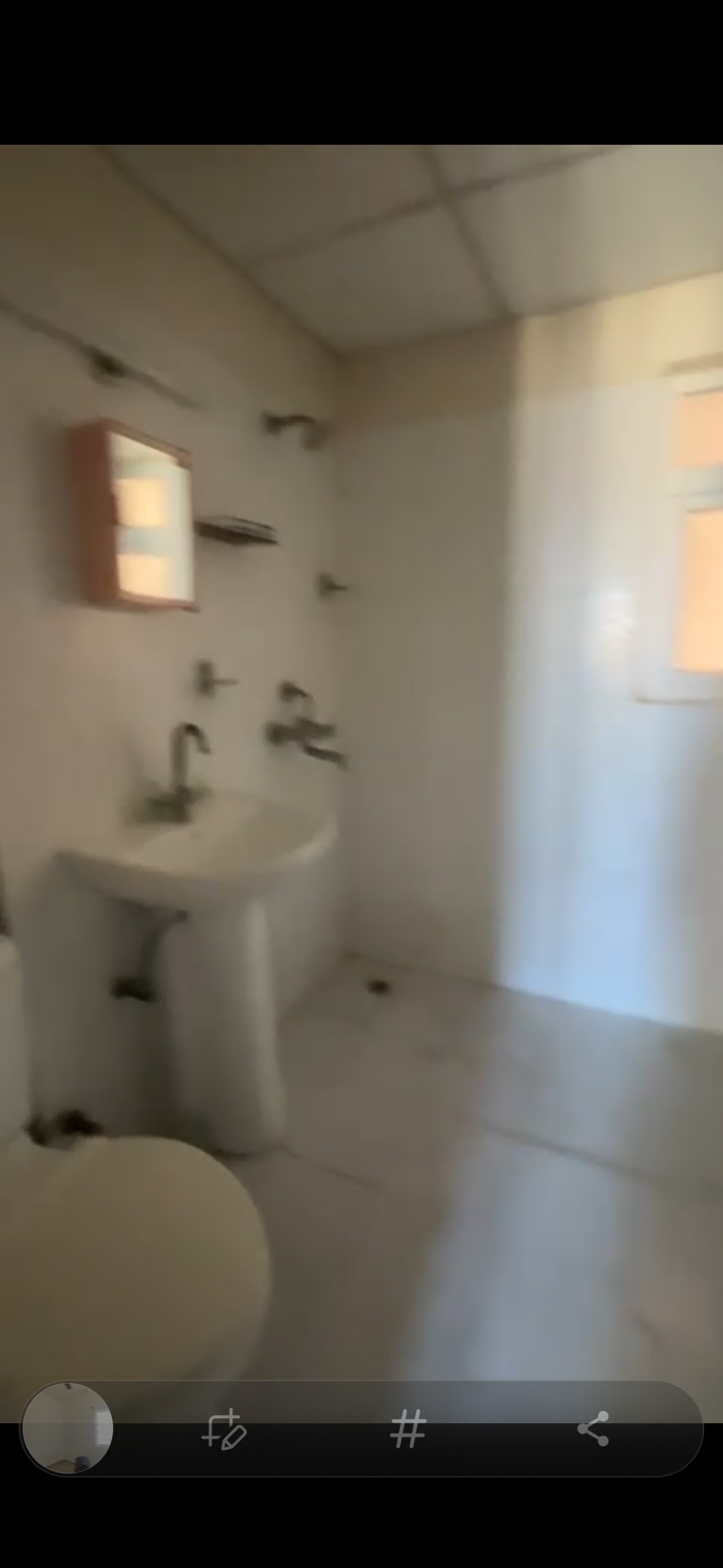 2 BHK Apartment For Sale in Paramount Floraville