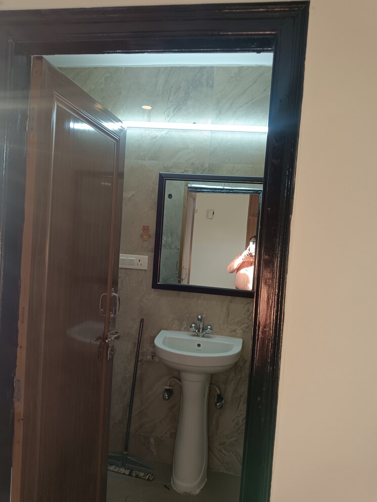 undefined, rwa-apartments-sector-52 1 RK 450 Sq.Ft. Villa In Sector 52 Noida 8289340