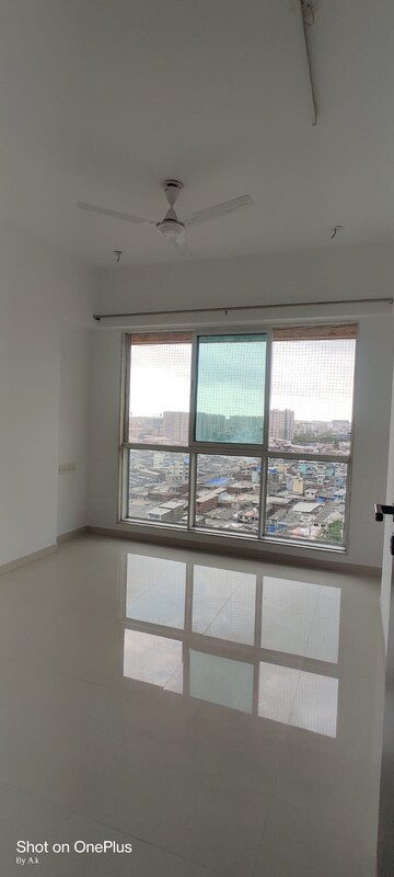 Room in 2 BHK Apartment at Nahar Cayenne, Powai – for Rent