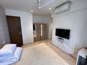 Room in 2 BHK Apartment at Hiranandani Castle Rock, Powai – for Rent